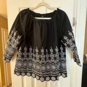 Talbots embroidered black and white top, size L